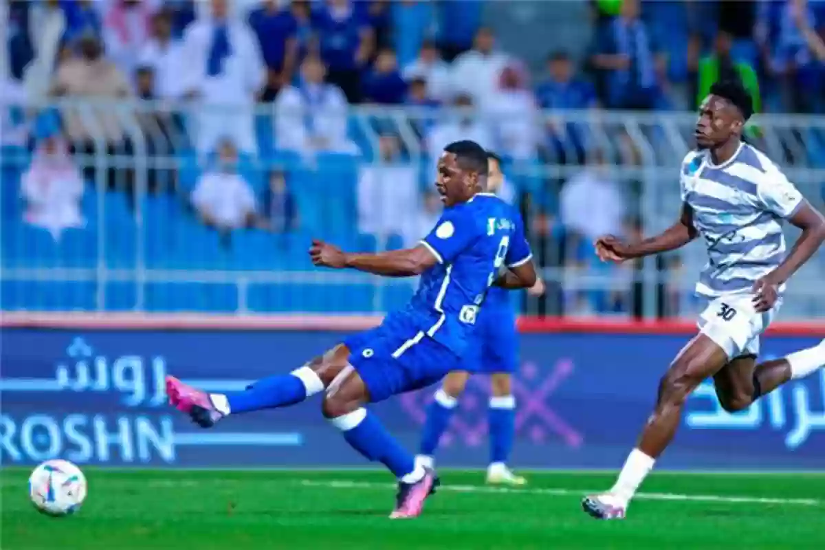 مفاجأة بشأن حكم مباراة الهلال والطائي في كأس الملك